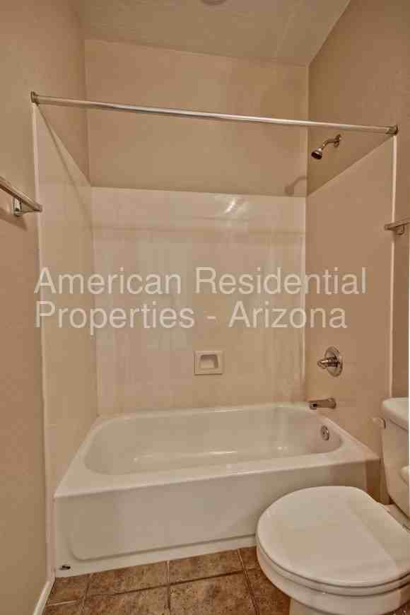 5602 W Darrel Rd - Photo 2 of 49