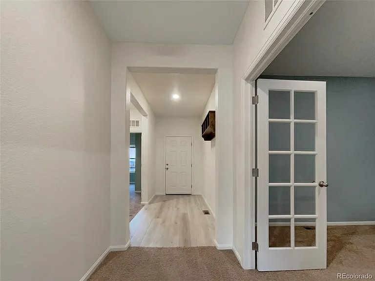 983 Cascade Ct - Photo 3 of 10