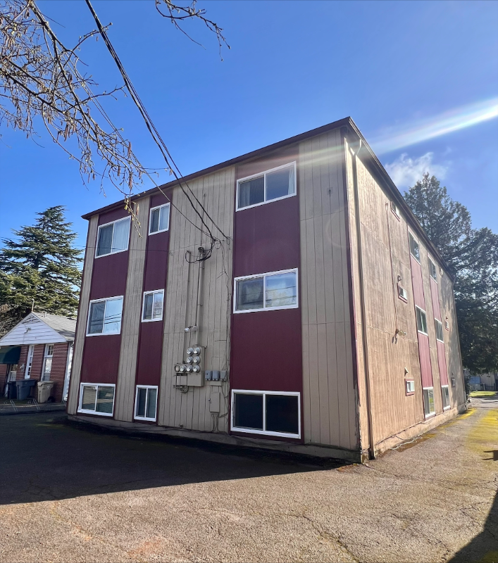 214 Sw 8th St #4 - Photo 2 of 17