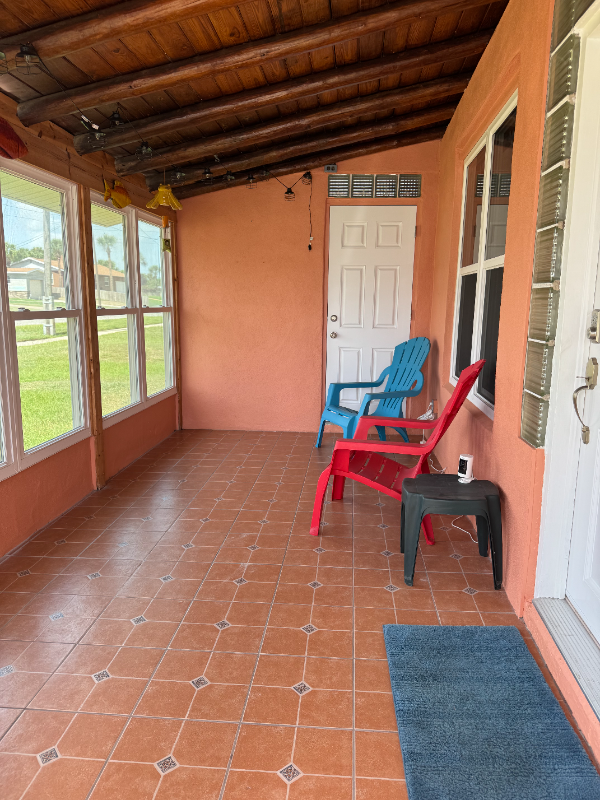 385 Woodland Ave - Photo 4 of 20