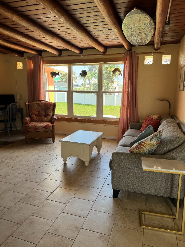 385 Woodland Ave - Photo 5 of 20