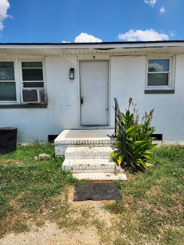 4835 N Old Laurens Rd #F