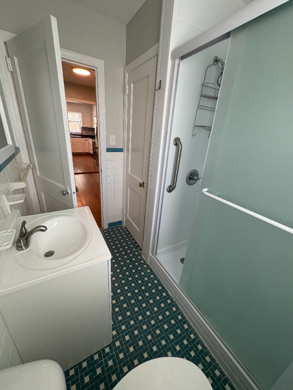 1100 Glenwood Ave - Photo 6 of 19