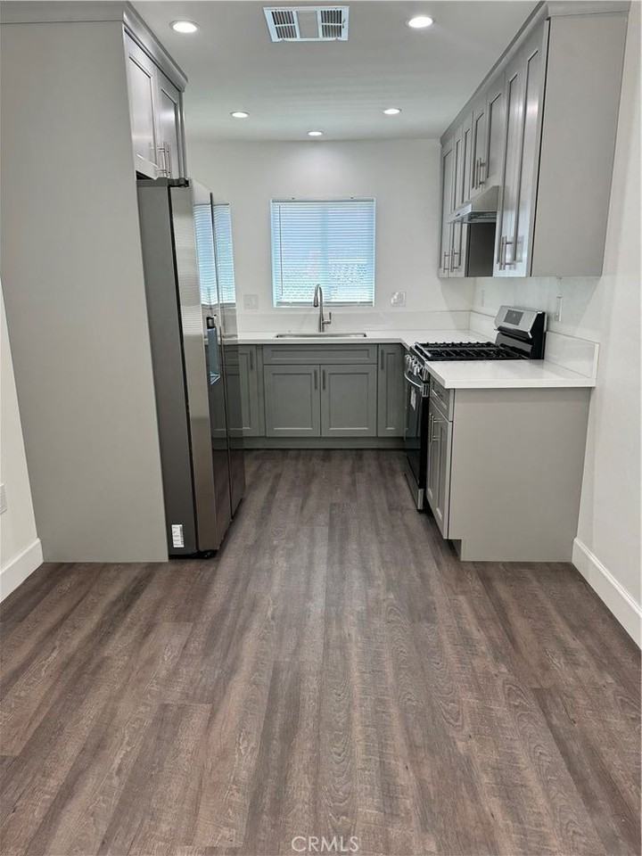 10556 Laurel Canyon Blvd #10556 - Photo 3 of 7