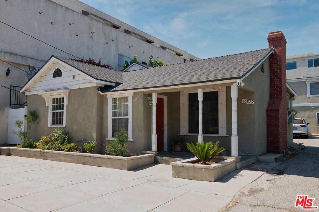 10829 Kling St #10829 - Photo 3 of 33