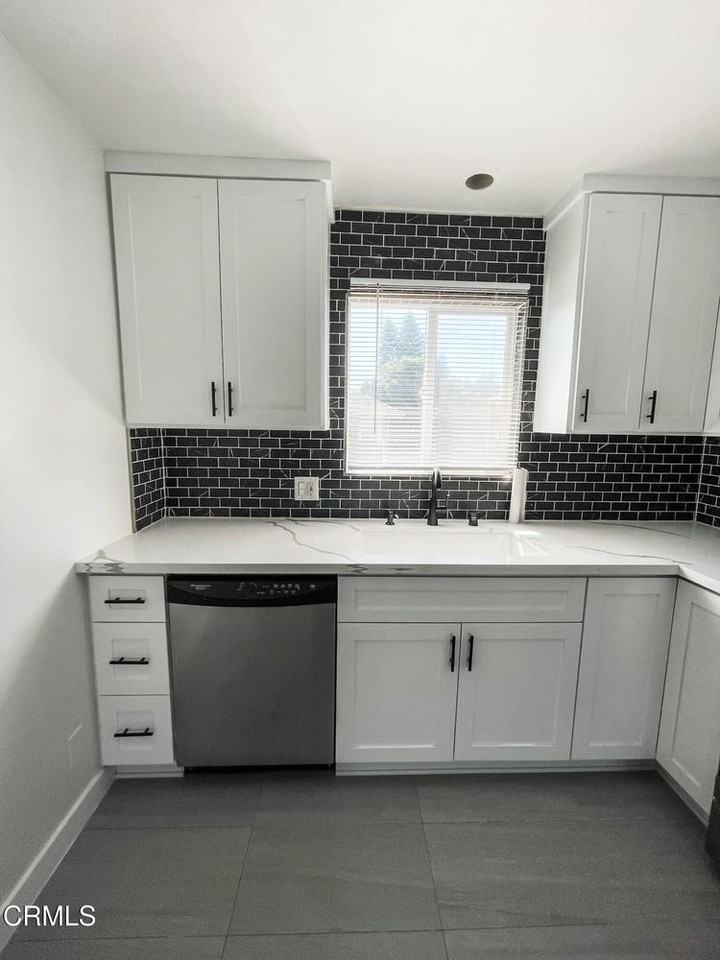 1121 Exposition Blvd #1121 - Photo 2 of 13