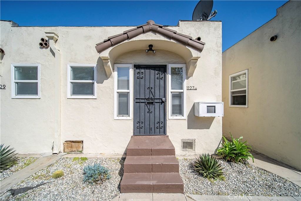 1127 E 67th St #1127 - Photo 2 of 31