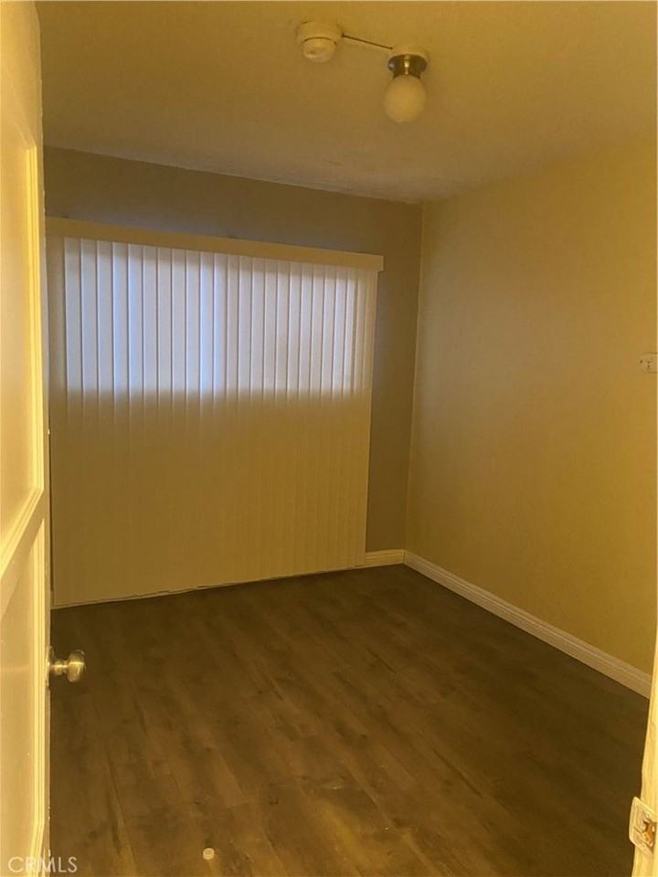 1127 N Wilmington Blvd #1127 - Photo 2 of 3