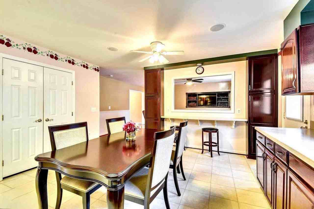 13440 Carriage Hill Dr - Photo 6 of 11