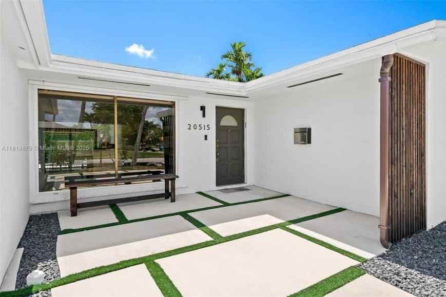 20515 Ne 19th Ct - Photo 3 of 10