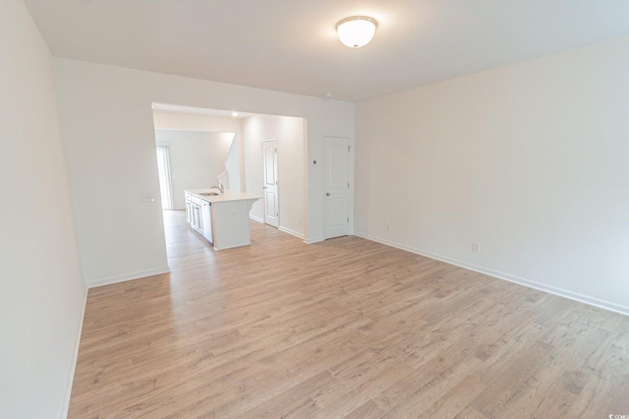 195 Crescent Way - Photo 3 of 23