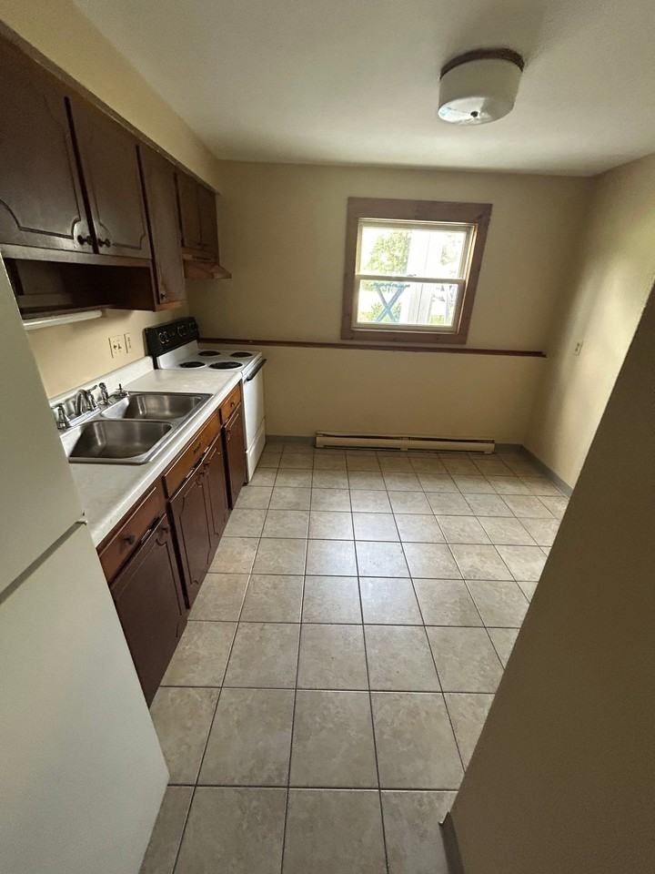 8 Blauvelt Drive - Photo 2 of 7