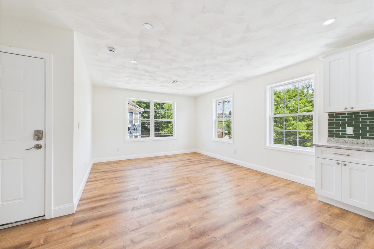 138 Camden Avenue - Photo 6 of 9