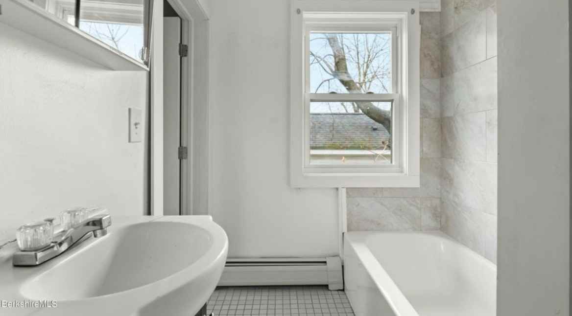 217 Bradford Street - Photo 6 of 8