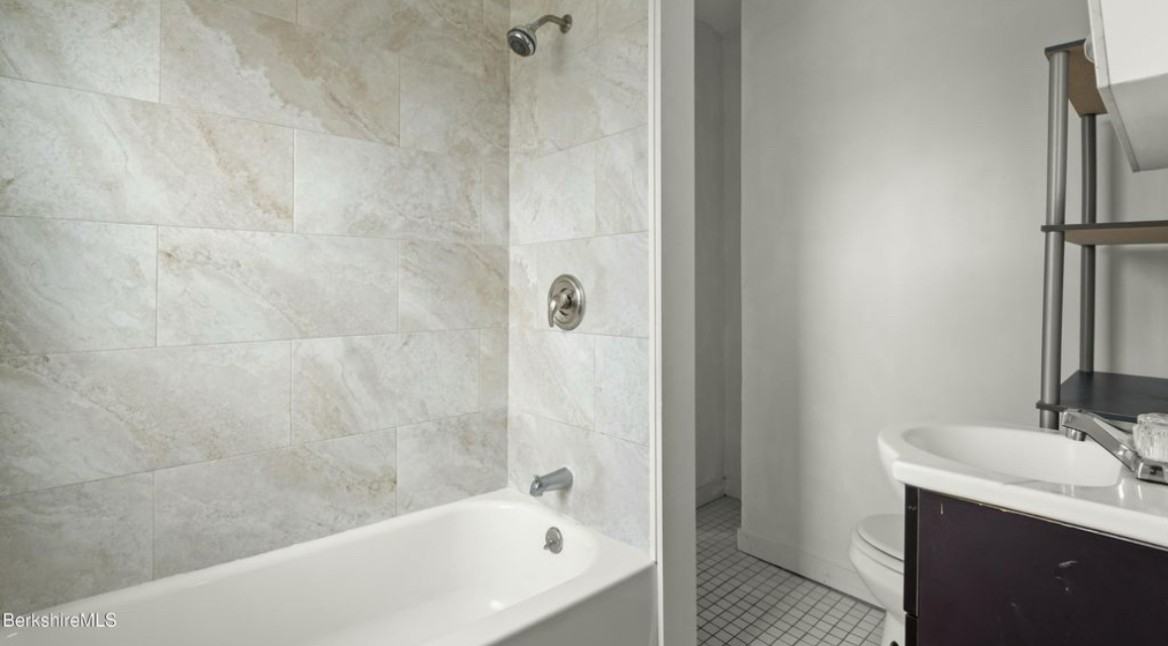 217 Bradford Street - Photo 7 of 8