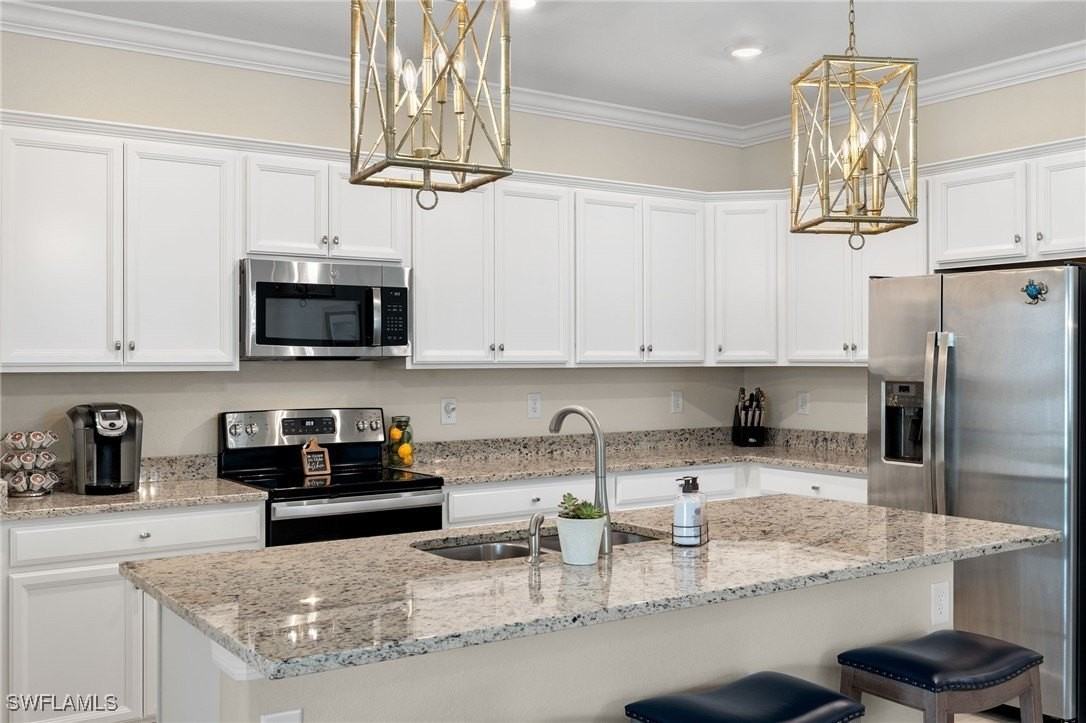 19701 Deming Ln - Photo 5 of 30