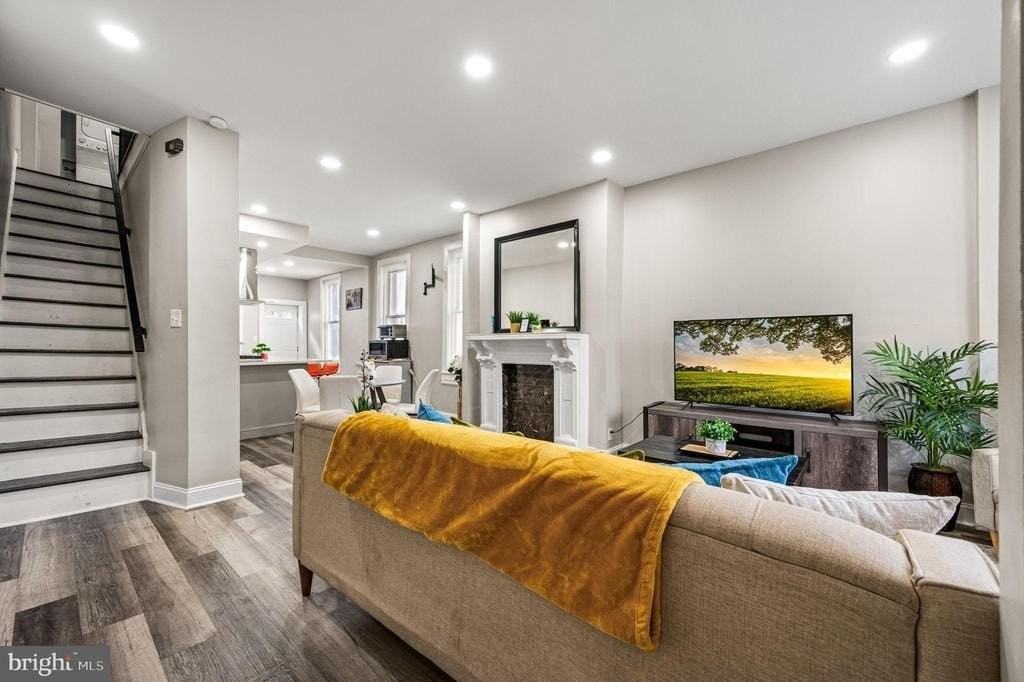 930 N 30th St - Photo 3 of 20