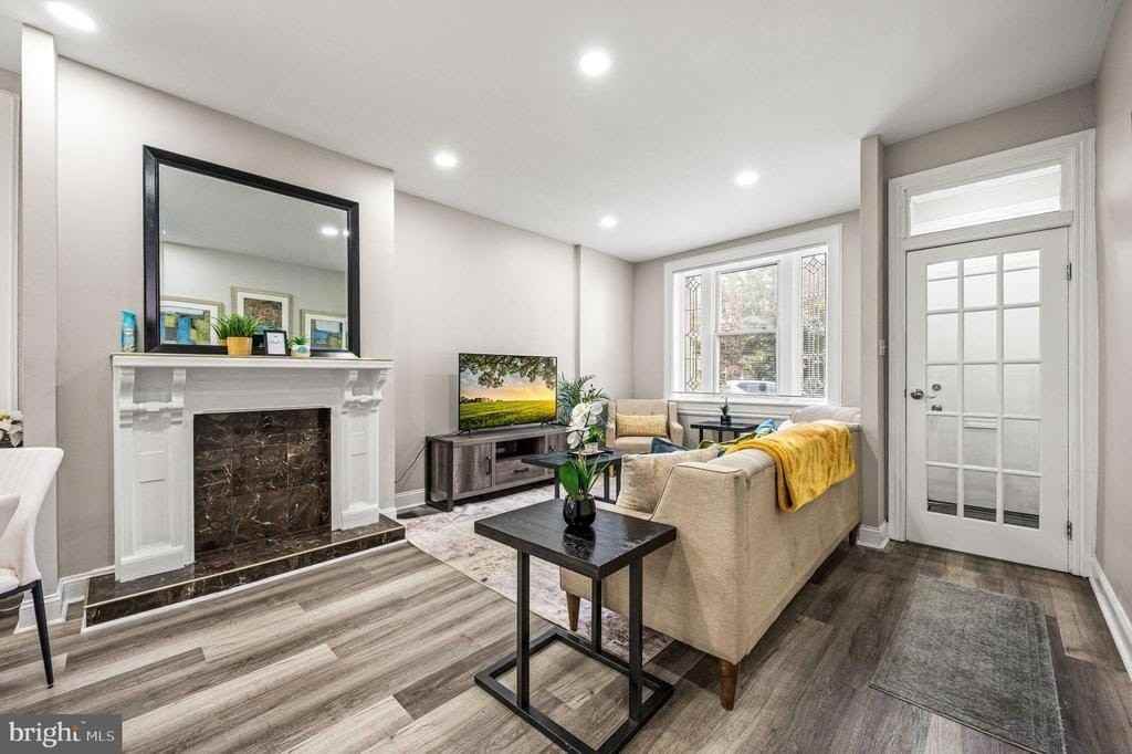 930 N 30th St - Photo 4 of 20