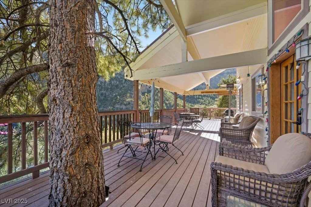 310 Kris Kringle Rd - Photo 6 of 50