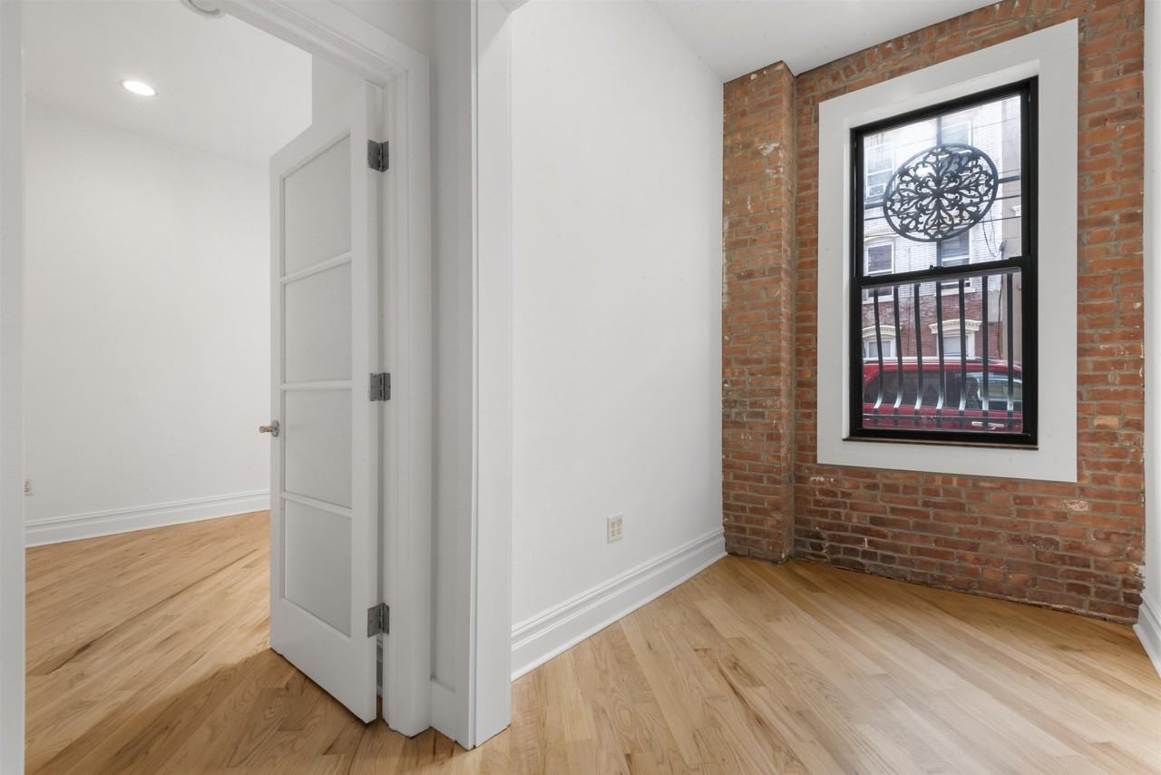 69 Franklin St #1 - Photo 4 of 16