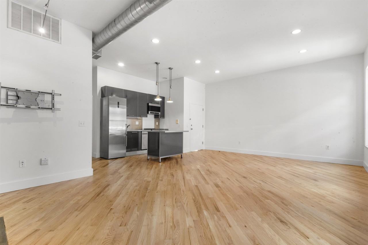 69 Franklin St #1 - Photo 5 of 16