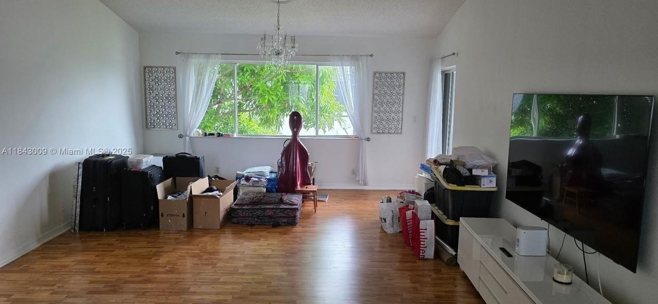 21255 Ne 8th Pl #8 - Photo 2 of 8