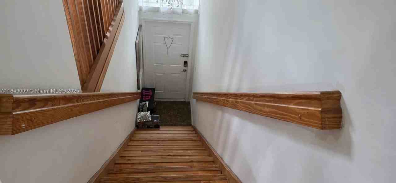 21255 Ne 8th Pl #8 - Photo 5 of 8