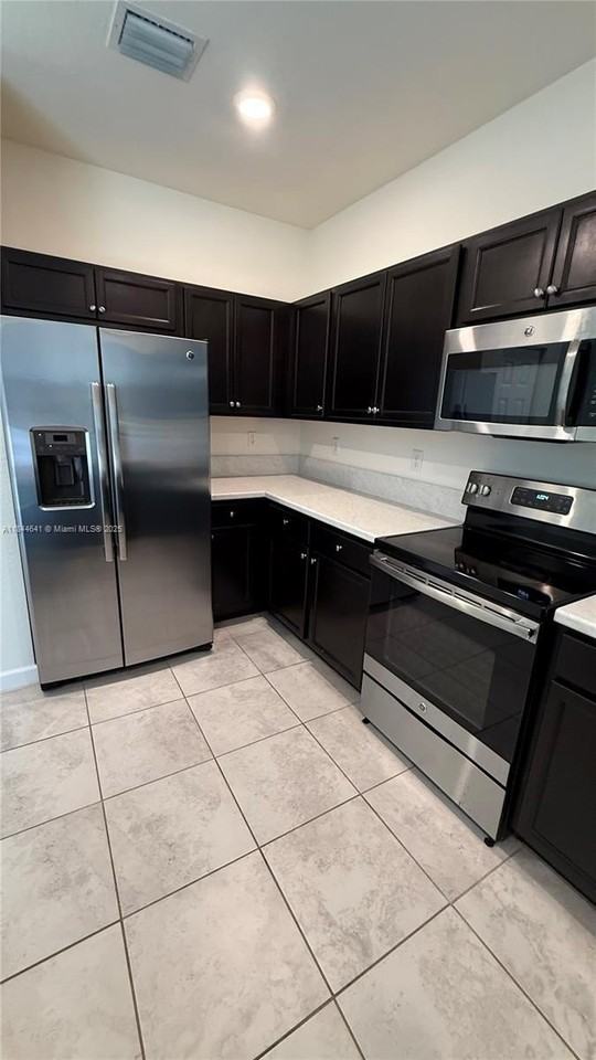 11432 Sw 252nd St - Photo 2 of 20