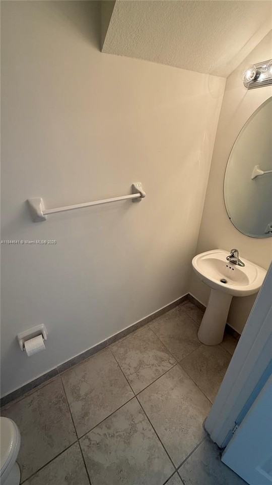 11432 Sw 252nd St - Photo 4 of 20