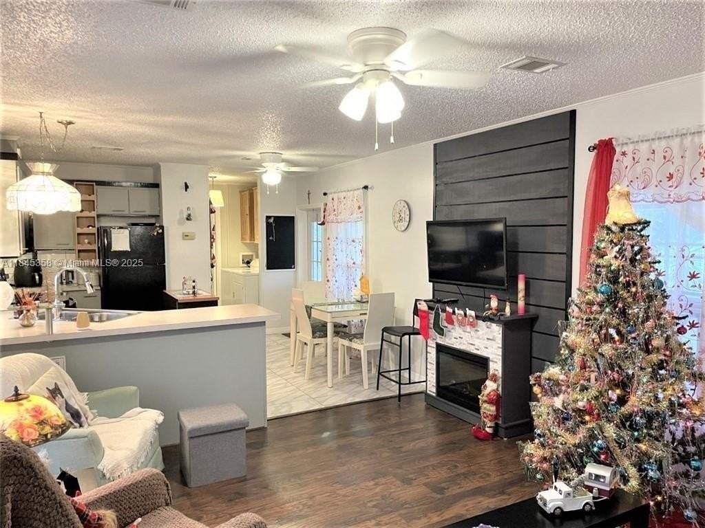 8671 Sw 18th Pl #NA - Photo 4 of 22