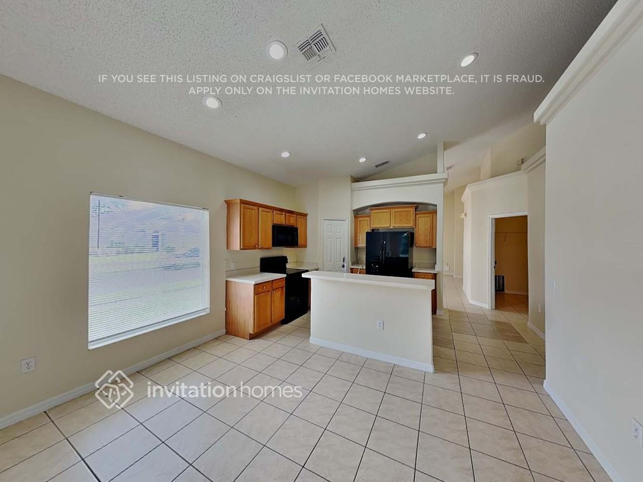 16725 Rolling Green Dr - Photo 7 of 21