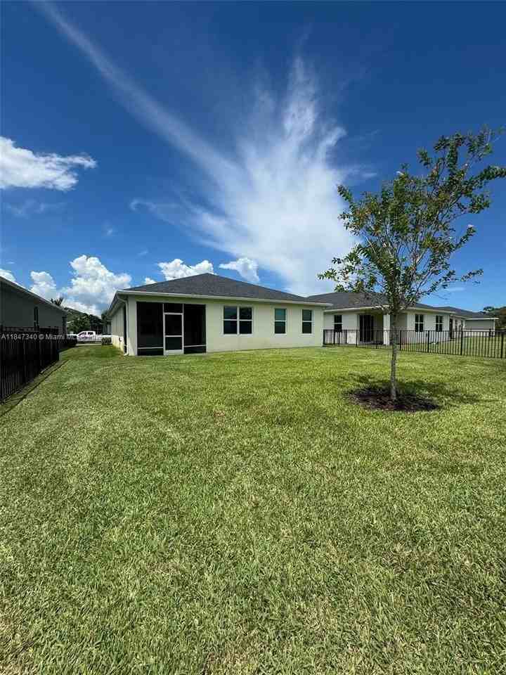 6712 Nw Cloverdale Ave #6712 - Photo 5 of 29