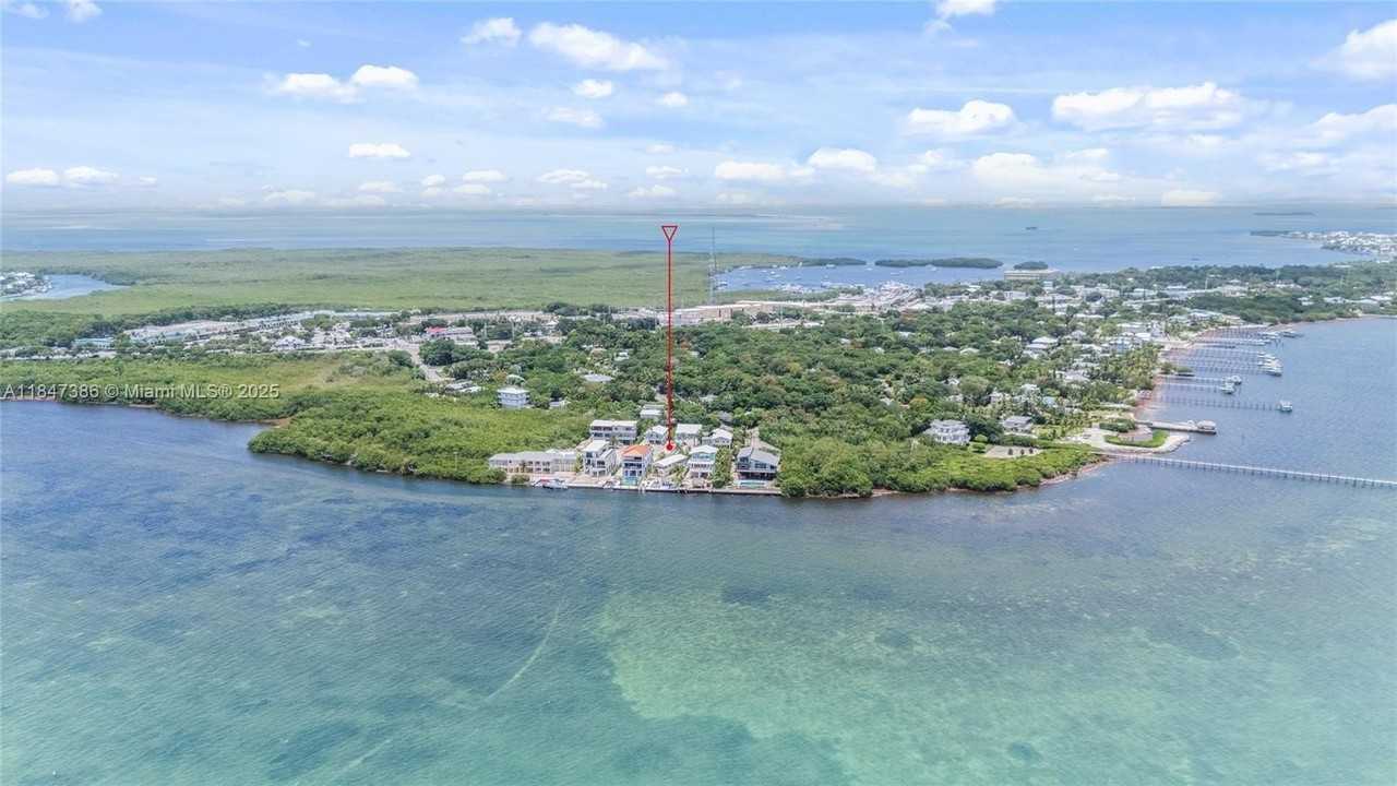 235 Tavernier Dr - Photo 4 of 39