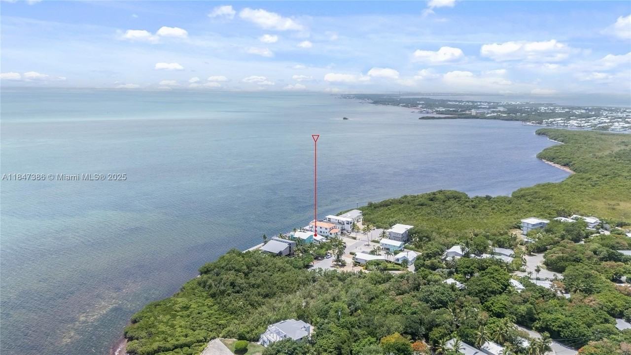 235 Tavernier Dr - Photo 5 of 39