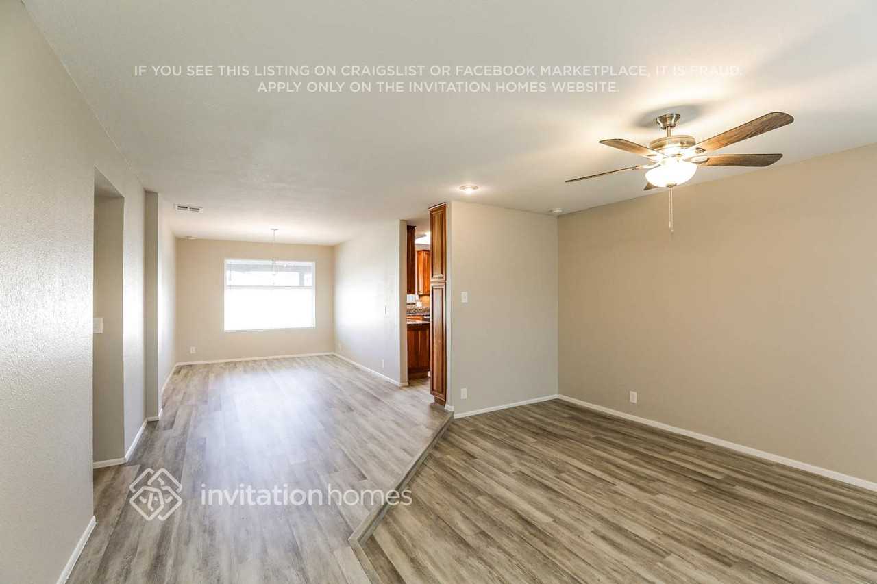 16424 N 51st Dr - Photo 3 of 16