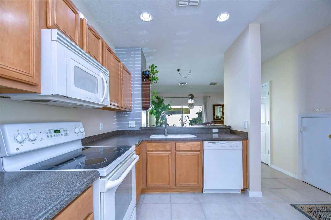 8526 Brushleaf Way - Photo 6 of 42