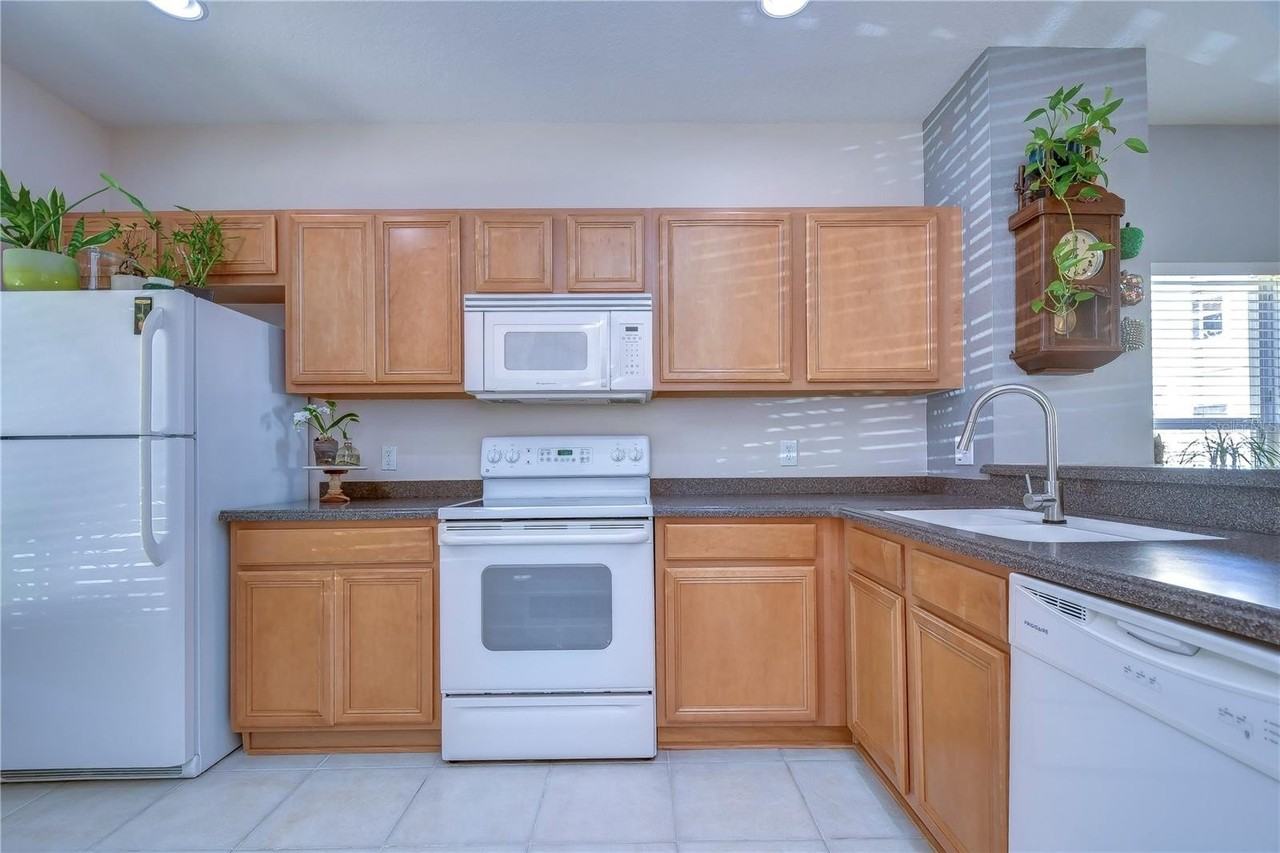 8526 Brushleaf Way - Photo 7 of 42