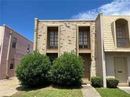 featured image of 4021 Alberta St