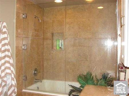 2100 Fuentes - Photo 2 of 8