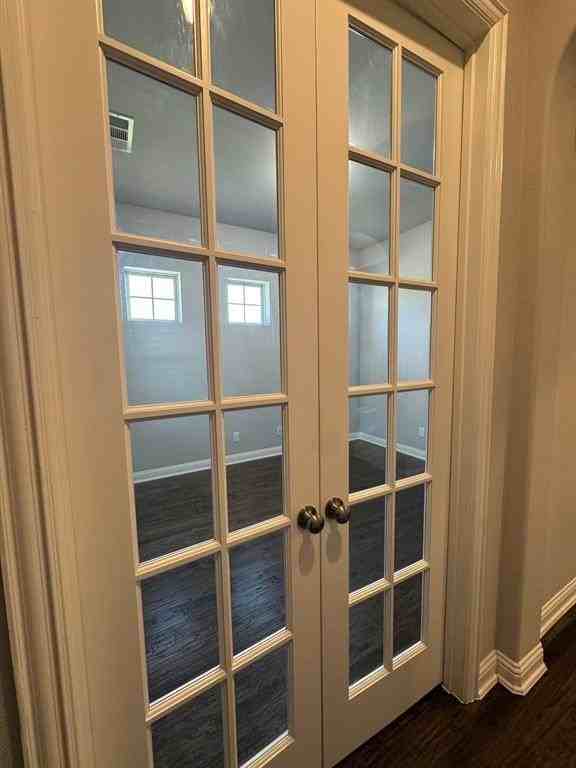 796 Huntingdon St - Photo 4 of 32