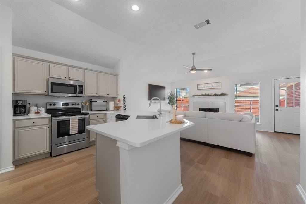 2827 Saint Martin Dr - Photo 5 of 27