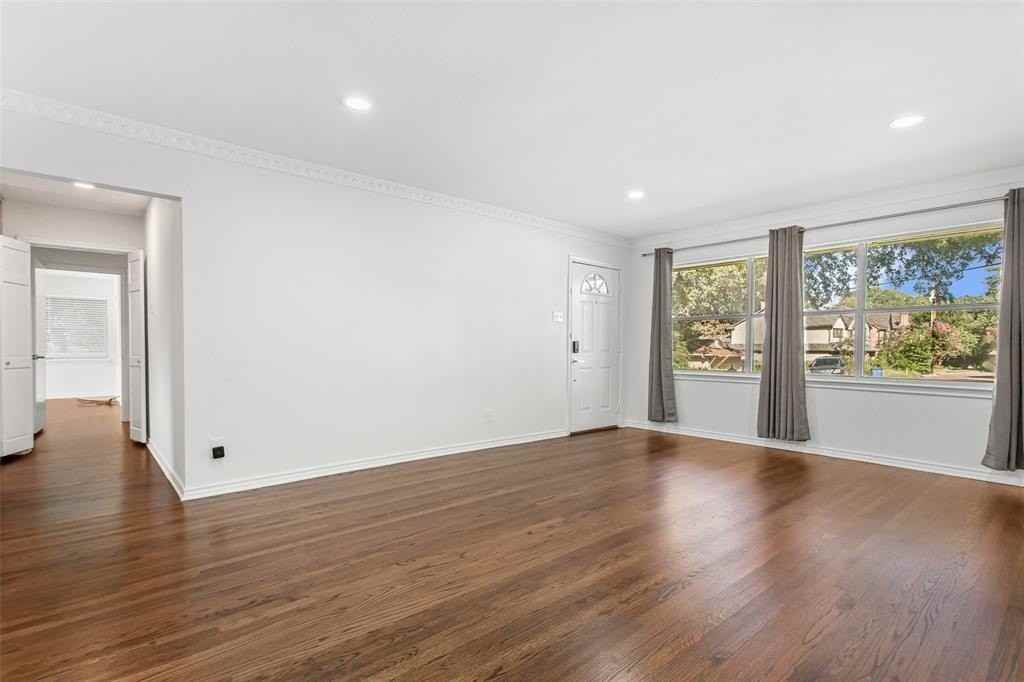 6737 Lakefair Cir - Photo 7 of 36