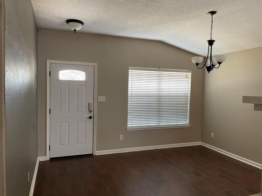 1416 Ross Dr - Photo 2 of 7