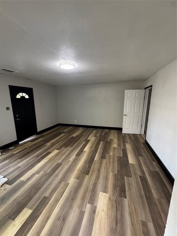 205 W Bond St - Photo 4 of 19