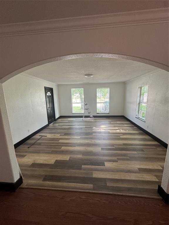 205 W Bond St - Photo 6 of 19