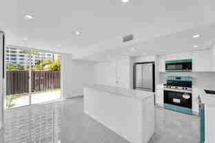 2318 Ne 7th St - Photo 1 of 1