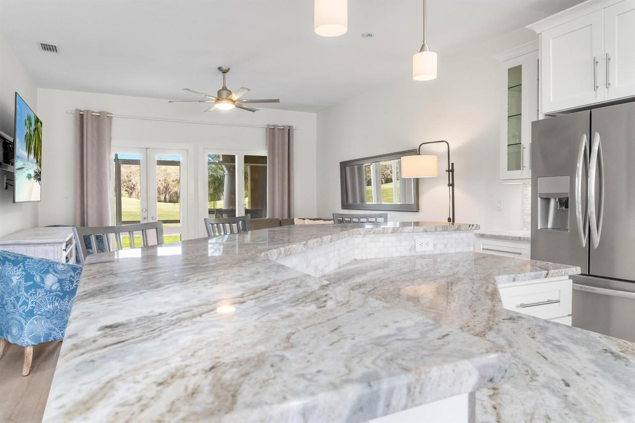 5010 Harmony Cir - Photo 6 of 40