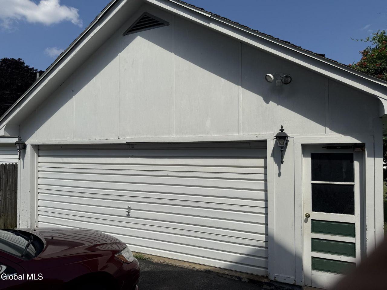 39 Saratoga Blvd - Photo 2 of 19