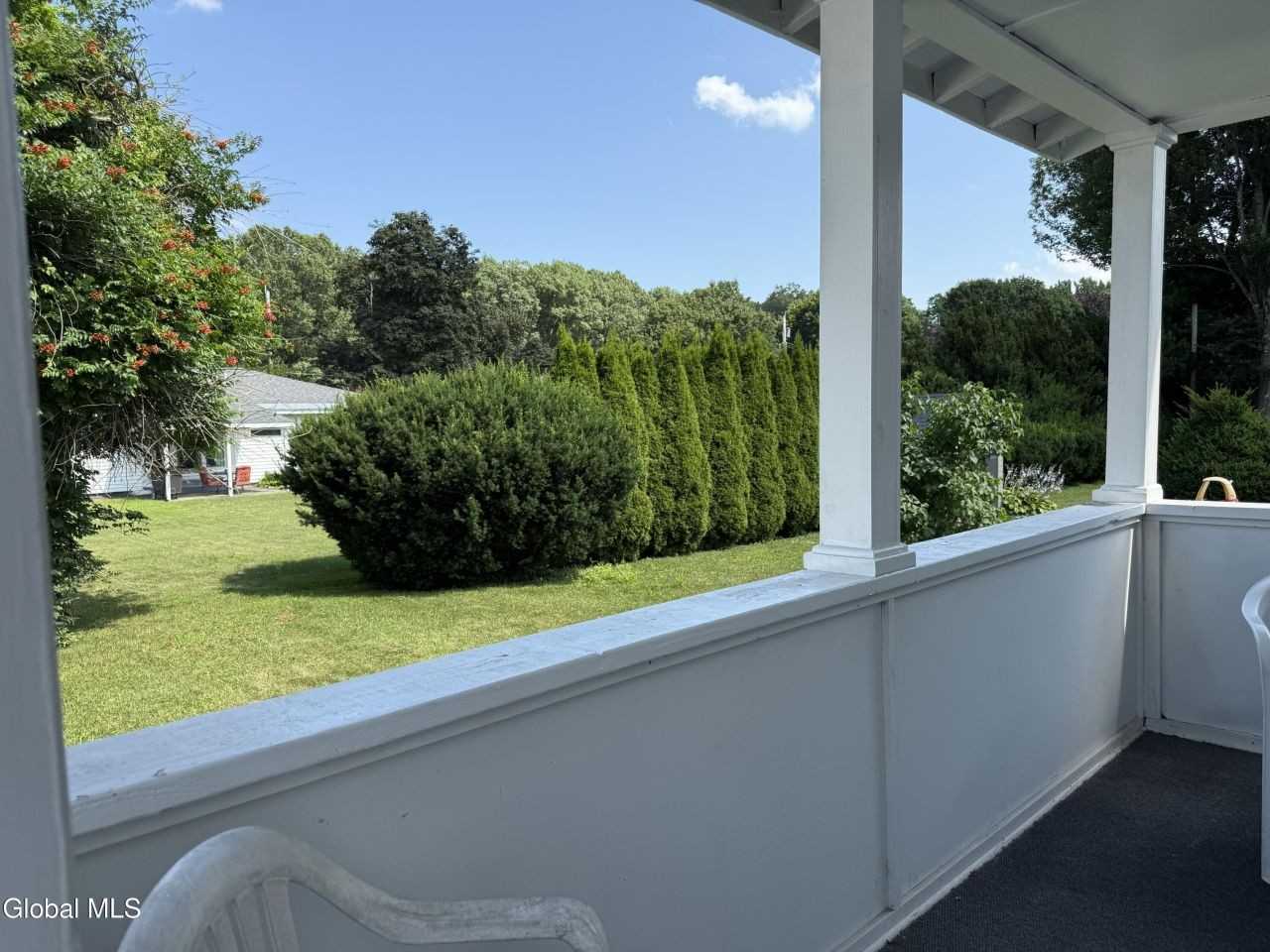 39 Saratoga Blvd - Photo 3 of 19