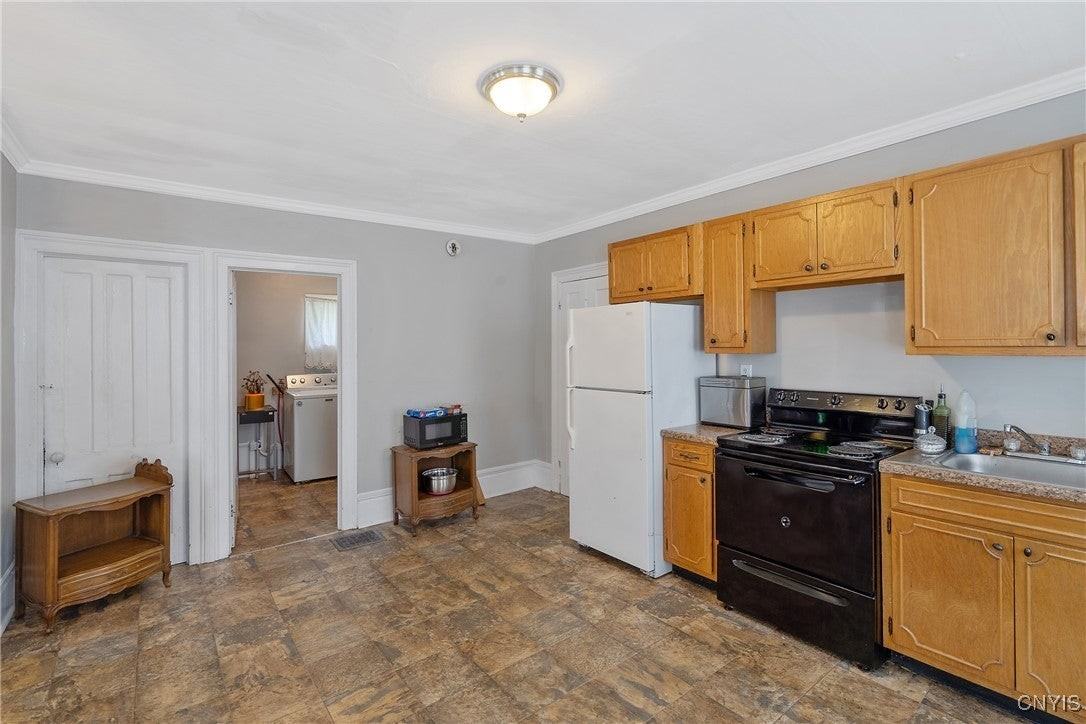 4 Porter St - Photo 7 of 15